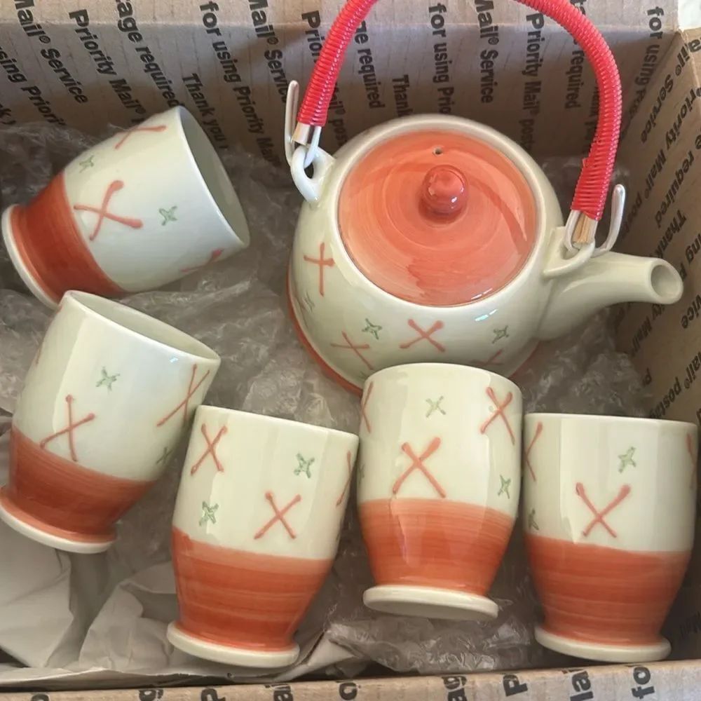 Vintage tea pot set
